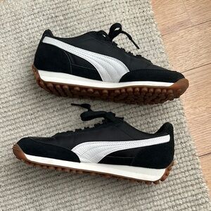 Puma Black and White Easy Rider Sneakers size 38